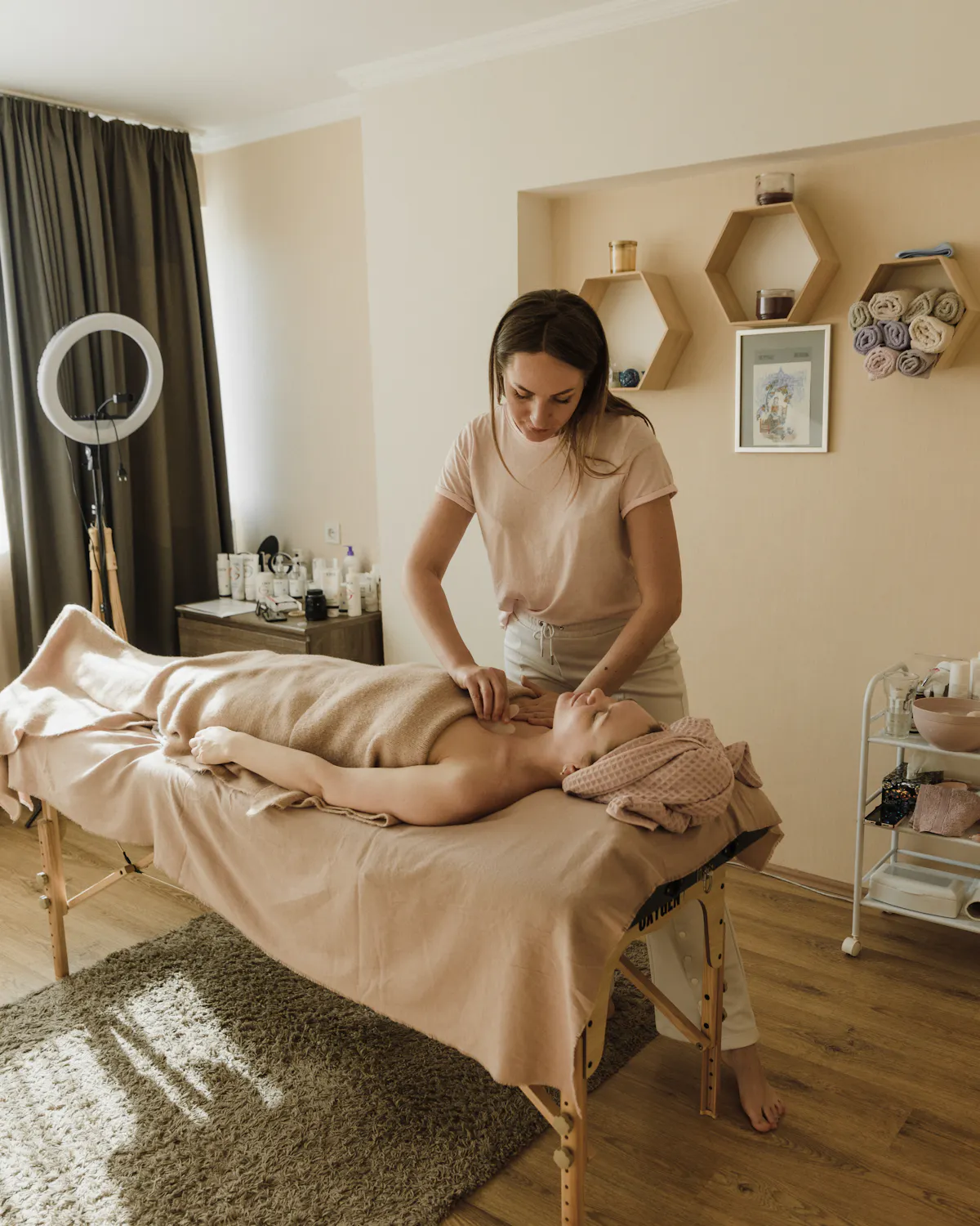 Масаж у просторі AK Cosmetology
