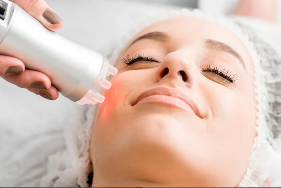 RF-ліфтинг обличчя в AK Cosmetology